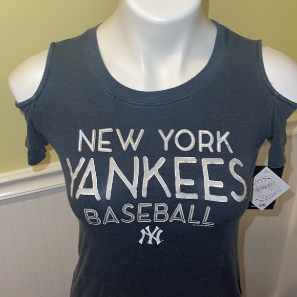 New Era New York Yankees girls cold shoulder top. Size 10-12 NWT. MLB. - Picture 2 of 10